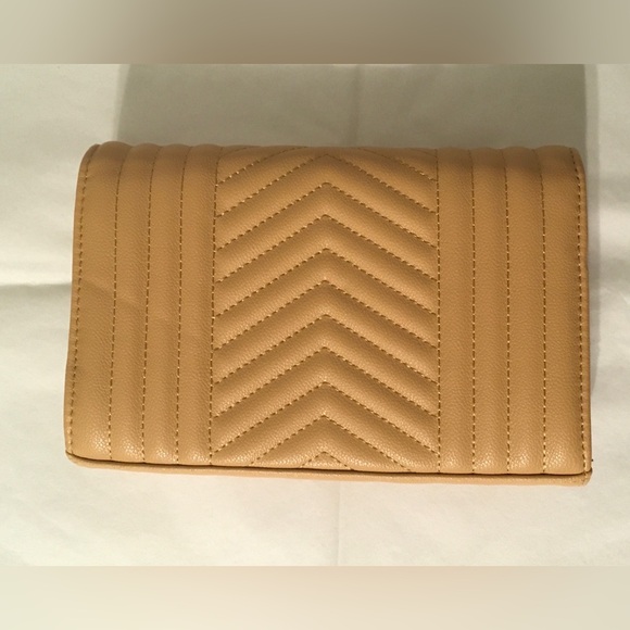 Ladies Clutch - Picture 2 of 3